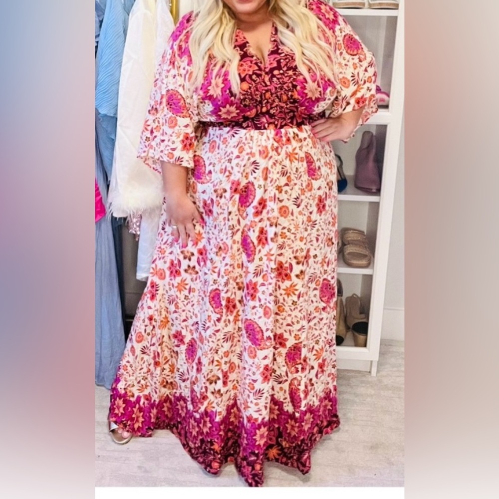 Pink & Cream Flutter Sleeve V-Neck Maxi Dress
SIZE 3X    **LIKE NEW**